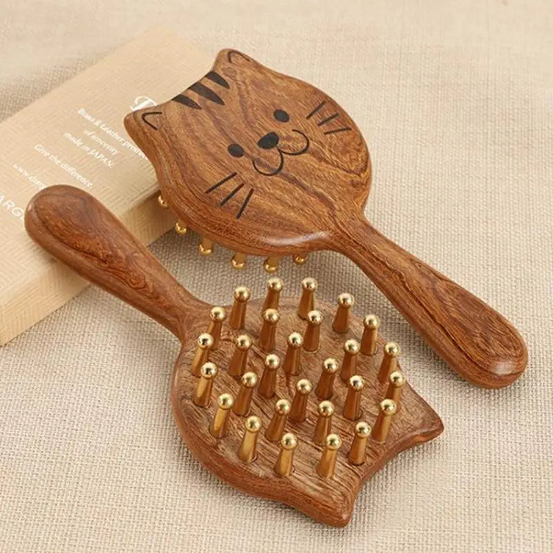 Durable Kitten Shape SPA Gua Sha Tool Brass Head Sandalwood Massage Comb Long Wooden Handle Sturdy Meridian Point Massager Brush
