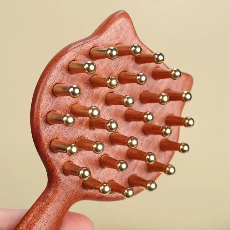 Durable Kitten Shape SPA Gua Sha Tool Brass Head Sandalwood Massage Comb Long Wooden Handle Sturdy Meridian Point Massager Brush